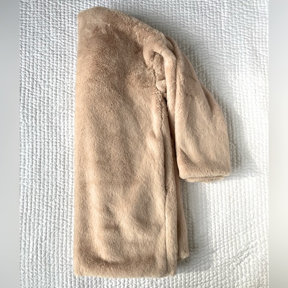 NWOT Faux fur light beige cardigan/jacket - Picture 2 of 7